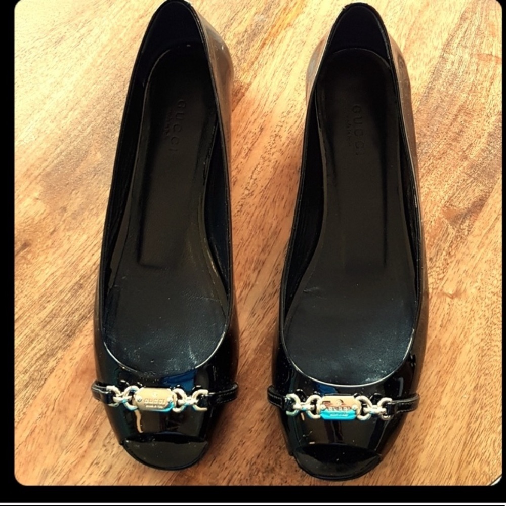 Authentic GUCCI black patent leather flats